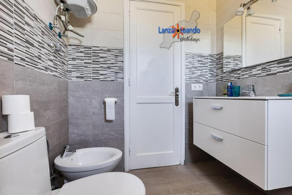 Vivienda Vacacional Papillon Costa Teguise Exterior foto