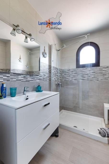 Vivienda Vacacional Papillon Costa Teguise Exterior foto